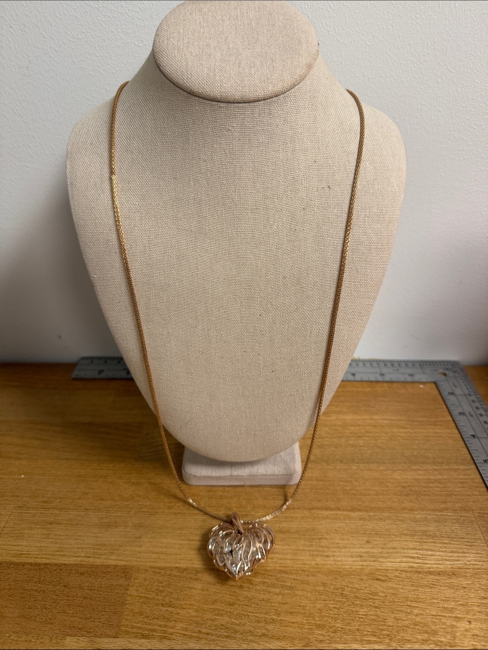 Rose gold long pendant barrel necklace with rhinestone filled heart charm - Picture 2 of 5